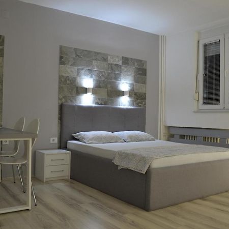 Lazarus Studio Apartment Skopje Eksteriør billede